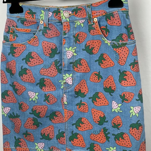Gucci Strawberry Denim Jean Women's size 42 Skirt - Picture 10 of 16